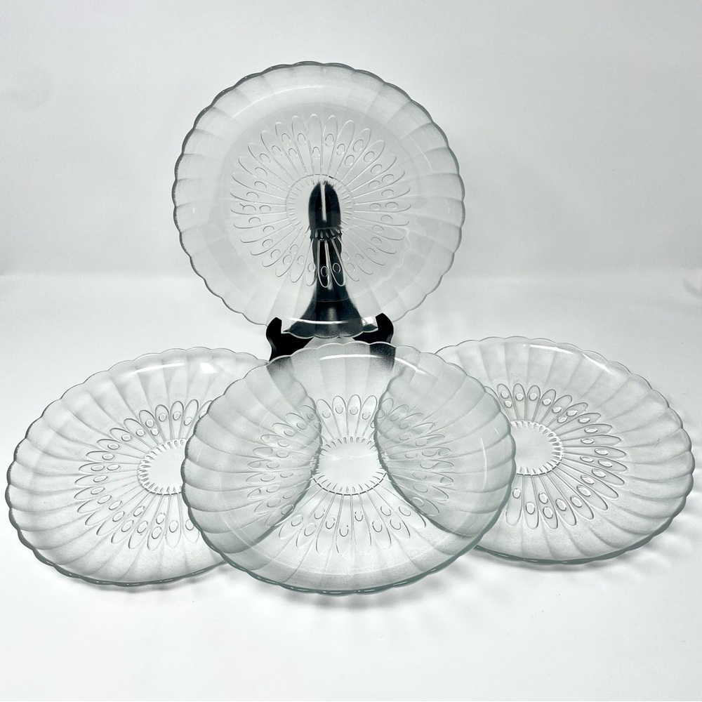 Libbey Bouquet Pattern 9” Plates Duratuff Scalloped Edge Clear Glass Plates